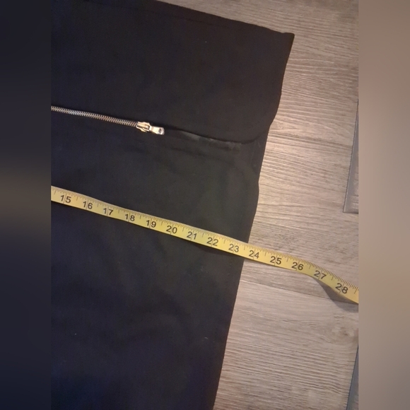 J.Crew Wool Knee length Pencil Skirt Black -Gold Assymmetrical front zip 12p - Picture 12 of 12